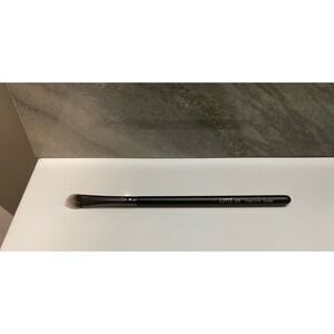 New no plastic Luxie Precision Shader #239